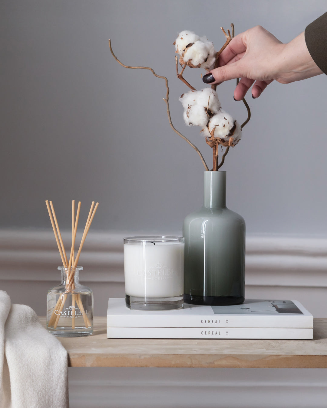Cotton Flower Scented Candle 210g