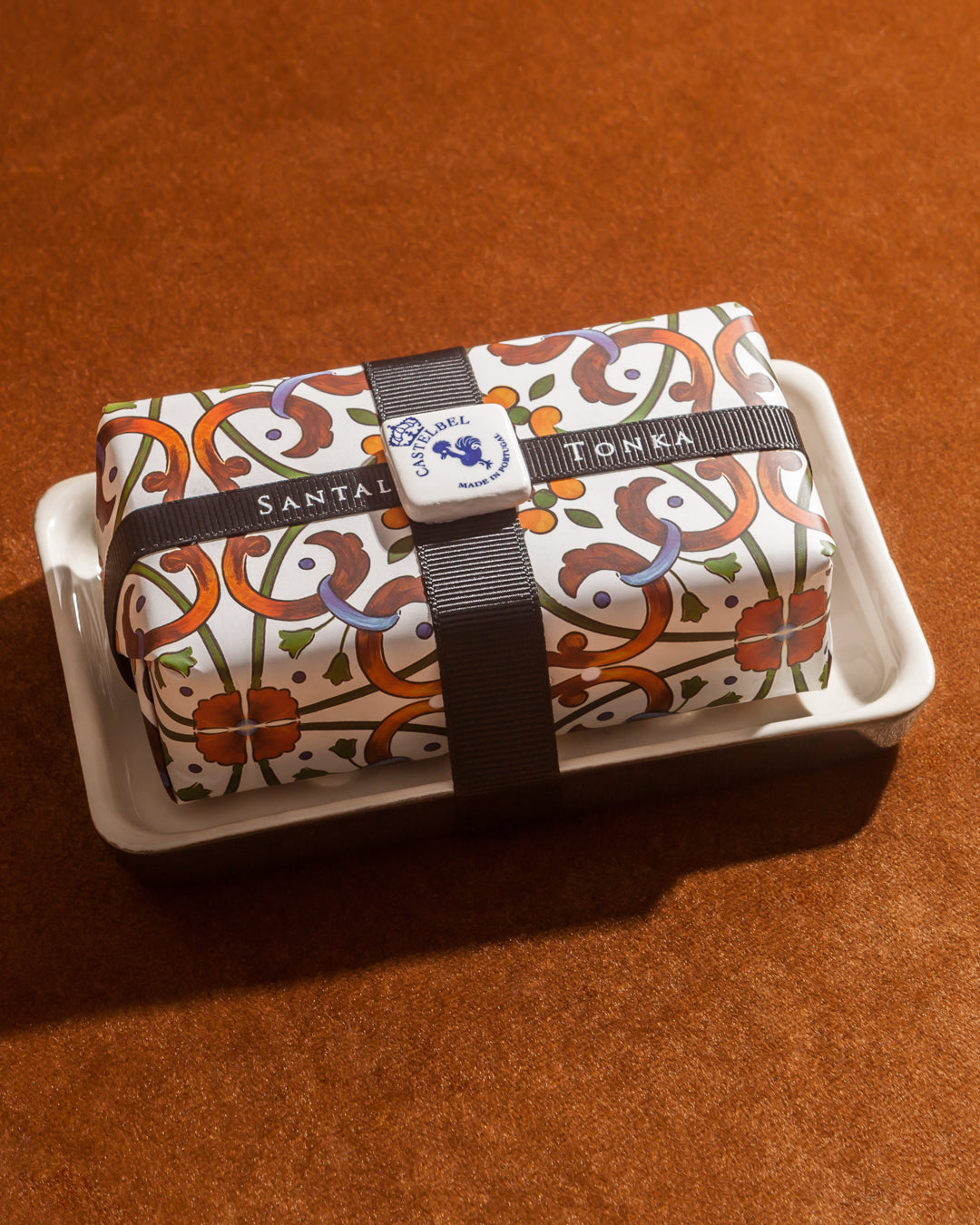 Santal Tonka Soap 200g with Soap Dish